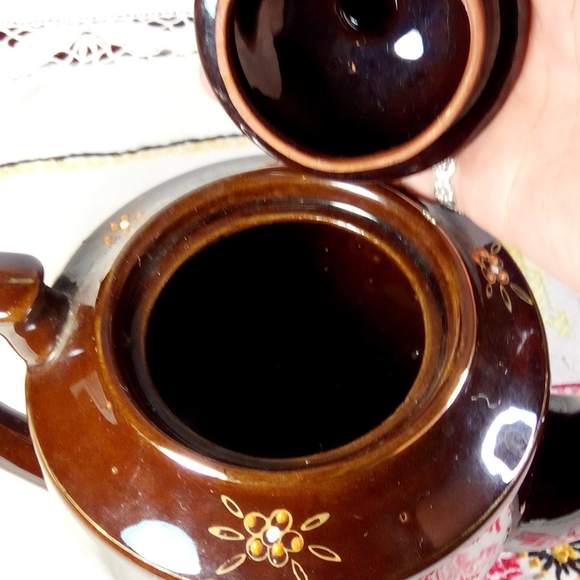 1960s Moriage Redware Teapots - Picture 13 of 16